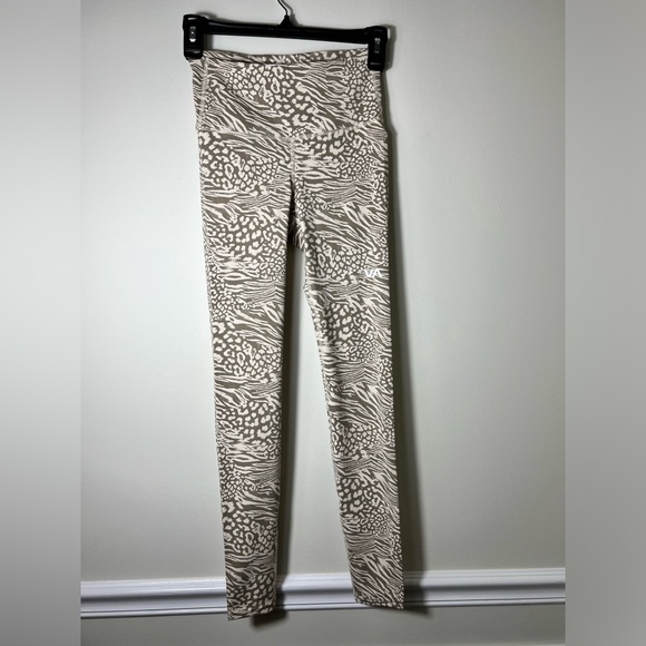 RVCA VA ESSENTIAL WORKOUT LEGGINGS ZEETAH - Picture 3 of 8